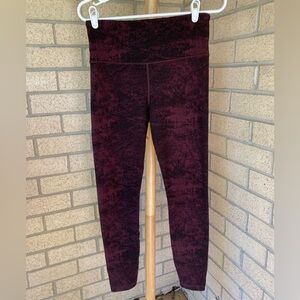 Athleta Elation Glades 7/8 Tight Textured Maroon Burgundy Black Leggings